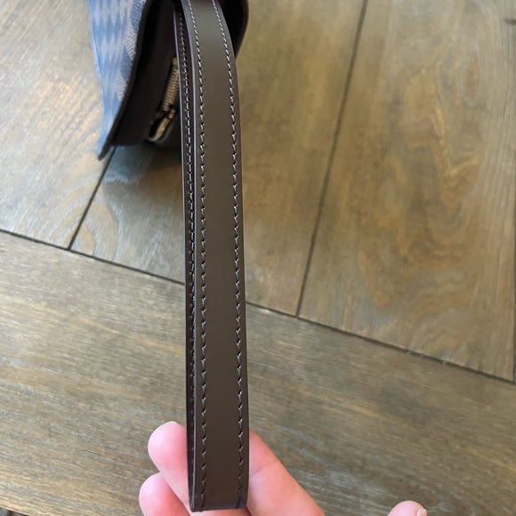 Authentic Damier Ebene wristlet/clutch fixer upper - Picture 5 of 14